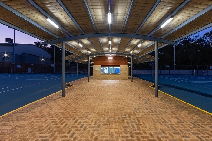 Image Gallery - kiosk with courts on each side